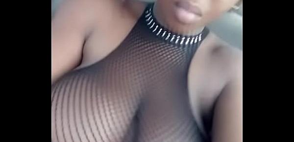  Naija babe with some nice saggy titts